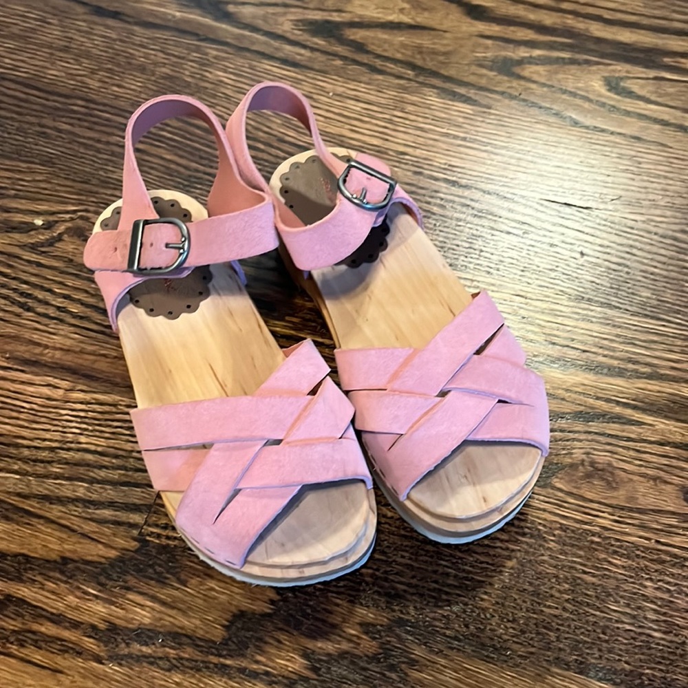 Hanna Andersson size 31 pink sandals